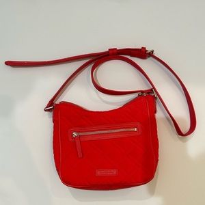 Vera Bradley crossbody; coral; quilted; adjustable strap